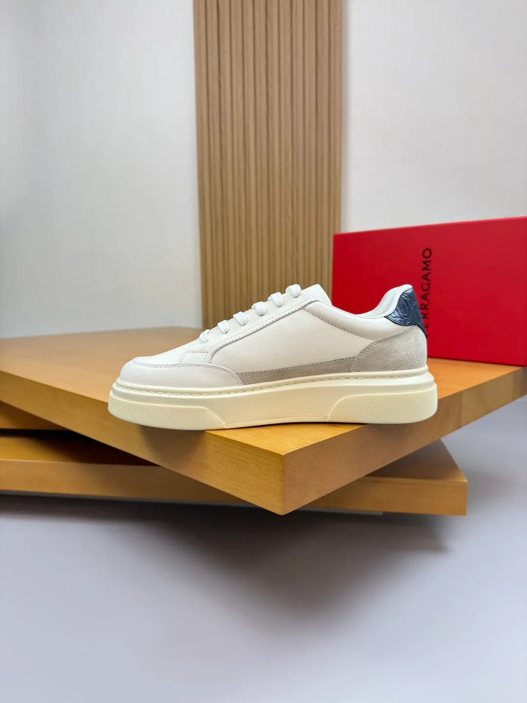Men's men's shoes 💰440 [New style] 🏃‍♂️🏃‍♂️[Ferragamo] Ferragamo - High-end quality original order·Casual sports shoes -Upper: 🔝Nappa calfskin, suede calfskin, shoe body. Sewing brand totem, tongue air pressure brand logo -Inner: water-dyed cowhide -Outsole: ultra-light TPU foam rubber; molded outsole -Ultra-high quality control and fine workmanship: outstanding (high-end, extravagance, grade) -Size: 38-45 (46, can be customized)